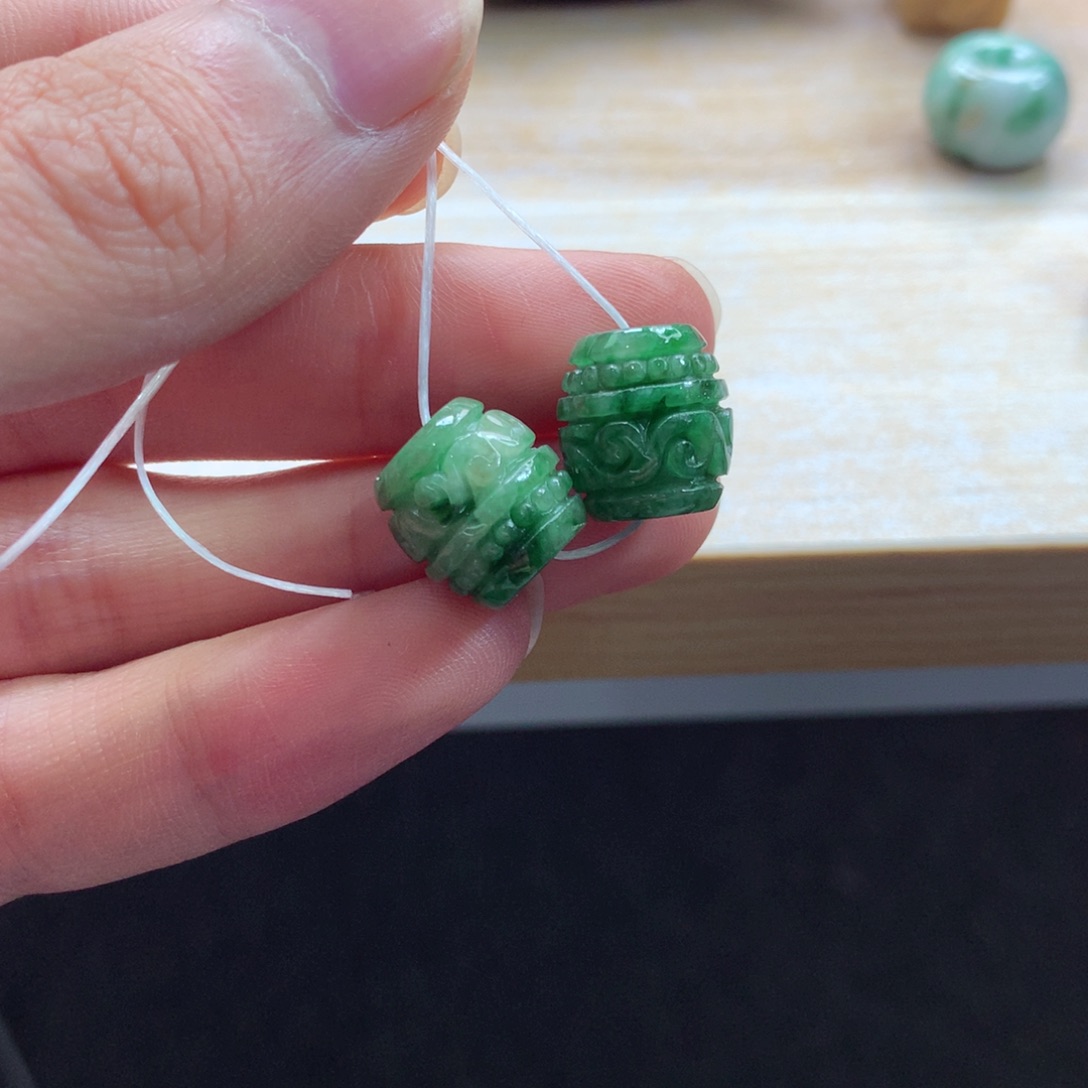 翡翠未镶嵌颈饰吊坠