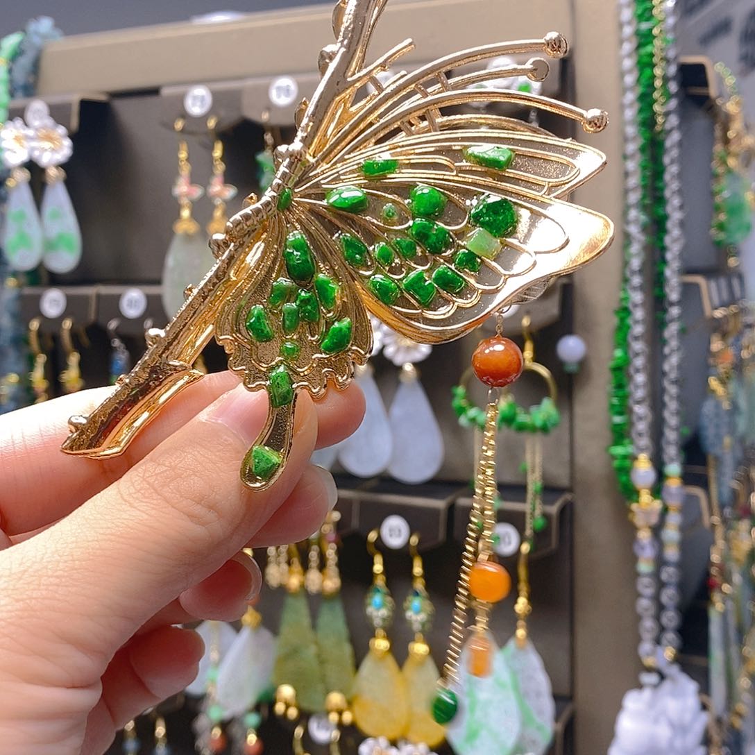 未镶嵌翡翠耳饰翡翠