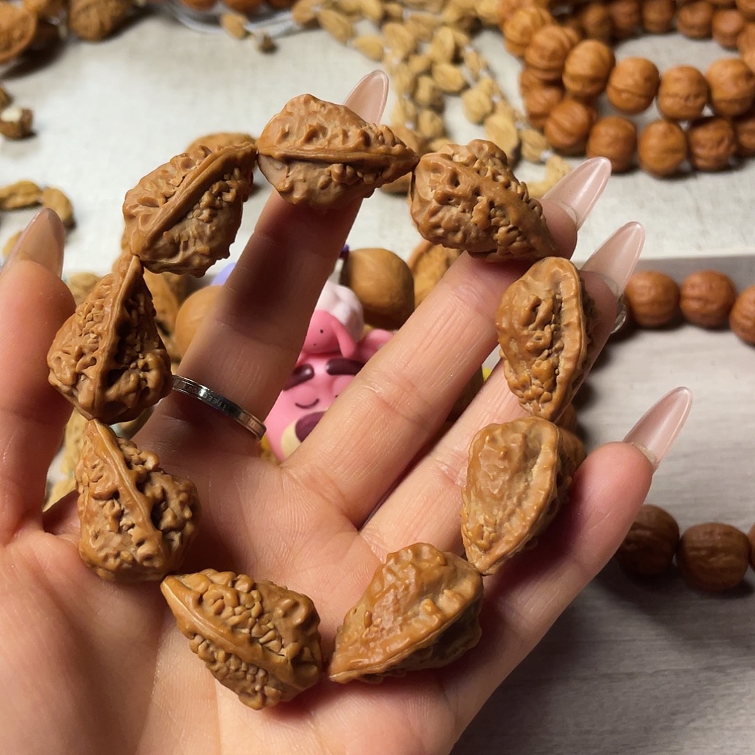 小***鱼吊坠文玩核桃麒麟角