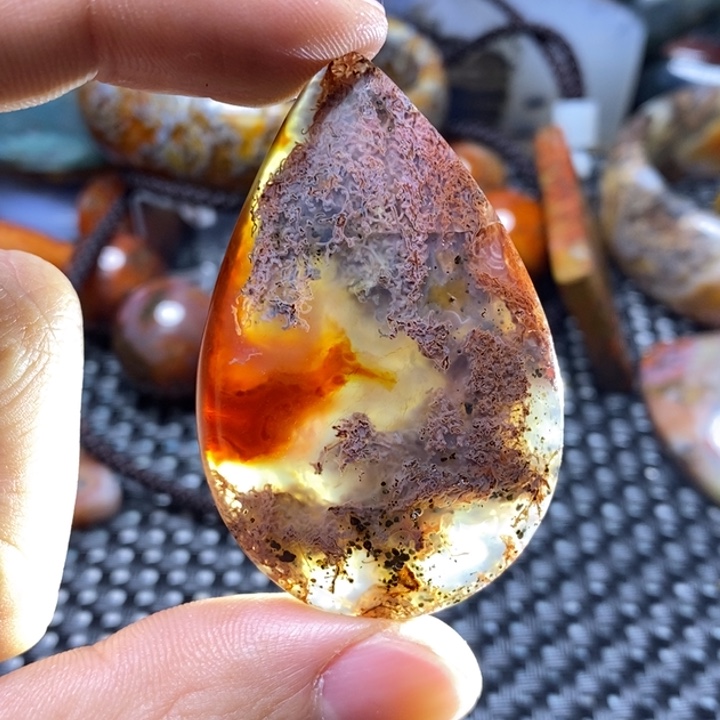 玛瑙/玉髓颈饰未镶嵌