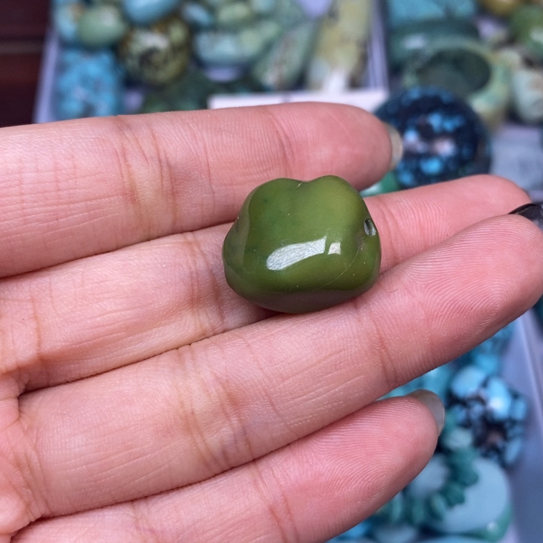 绿松石未镶嵌挂件