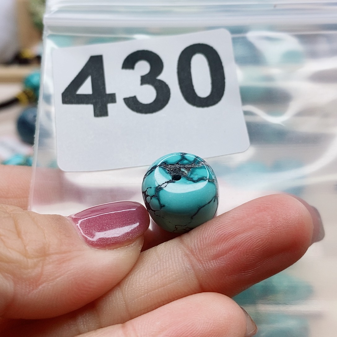 绿松石颈饰未镶嵌