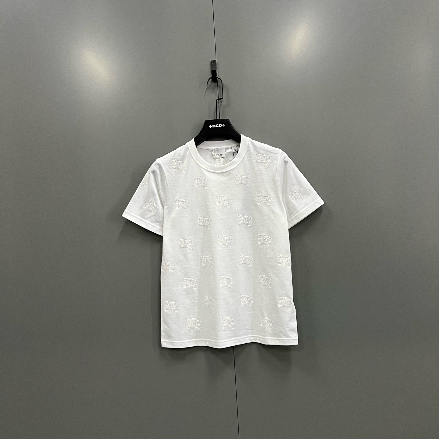 未使用 BURBERRY/博柏利 (ll) 骑士徽标满印短袖 XXS-XL码/019037