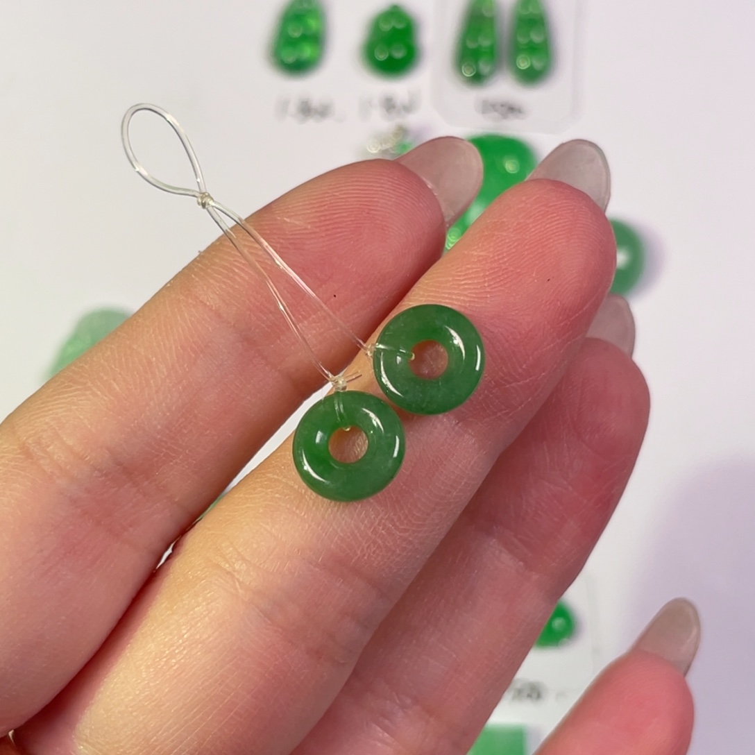 翡翠未镶嵌颈饰裸石