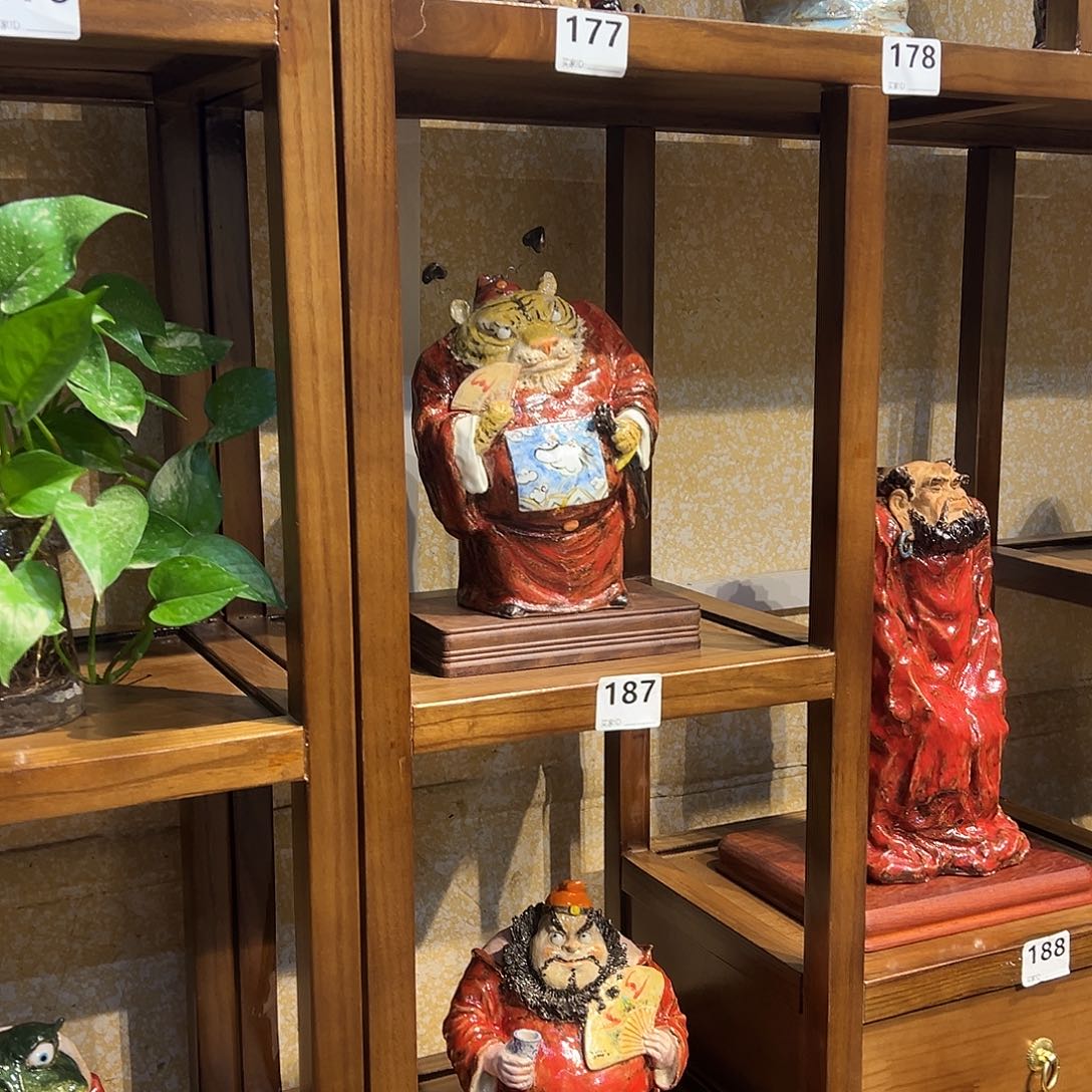 哎***玩纯手工陶瓷摆件，孤品没有第二件