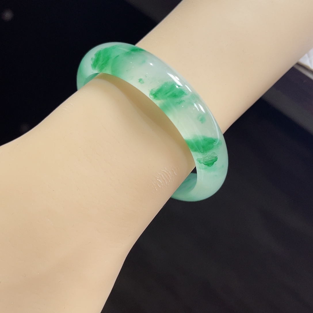 石英质玉未镶嵌手镯