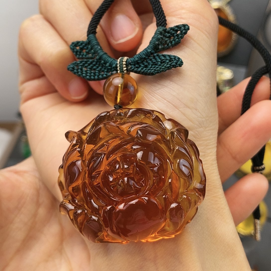 琥珀颈饰未镶嵌项链
