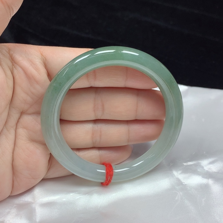 翡翠手镯（圆镯）未镶嵌57