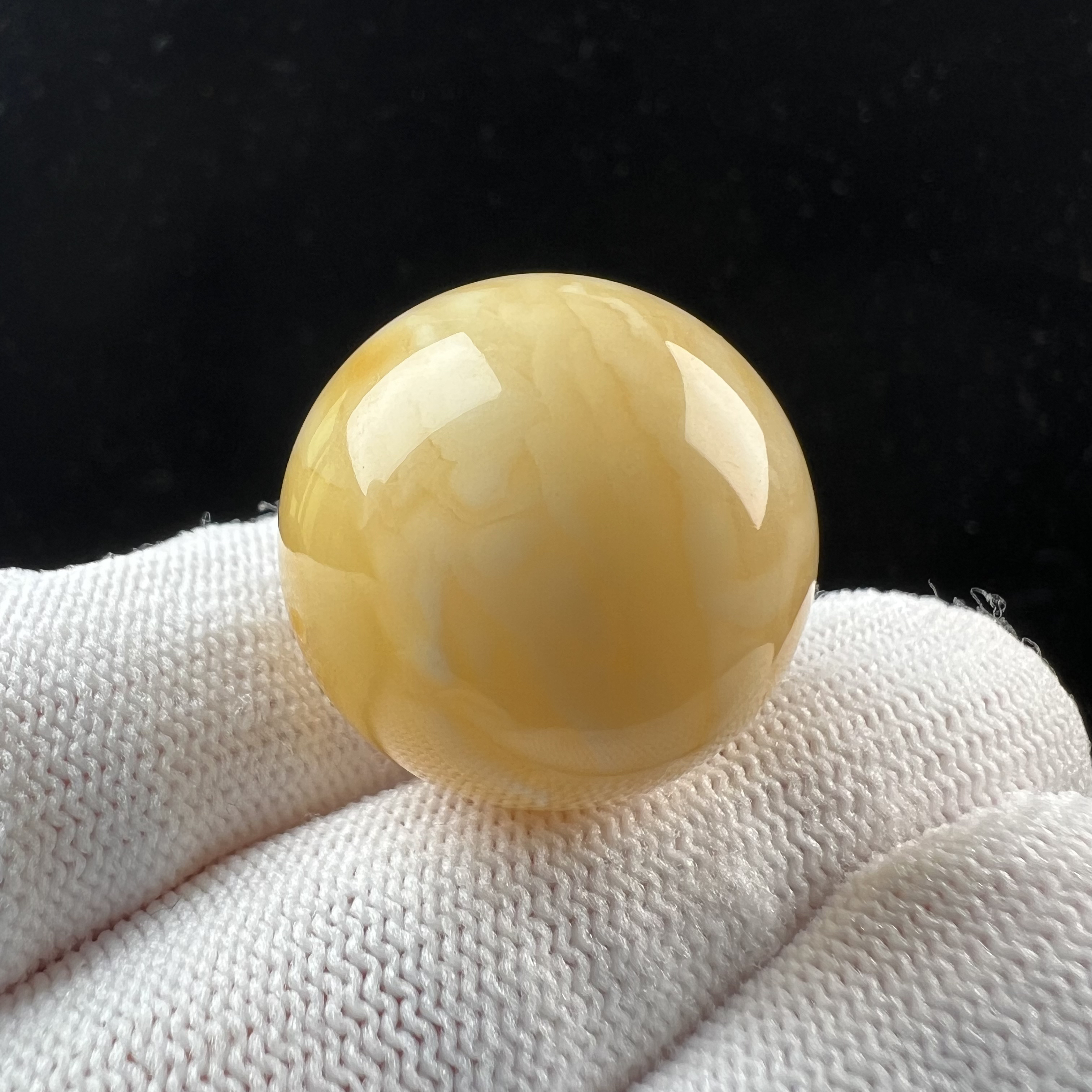 Y1307天然原矿蜜蜡 浓蜡妖花圆珠23mm 6.9克 150克价