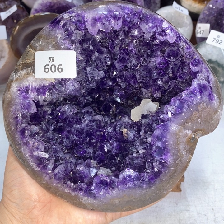 未镶嵌水晶大型摆件（非配饰）