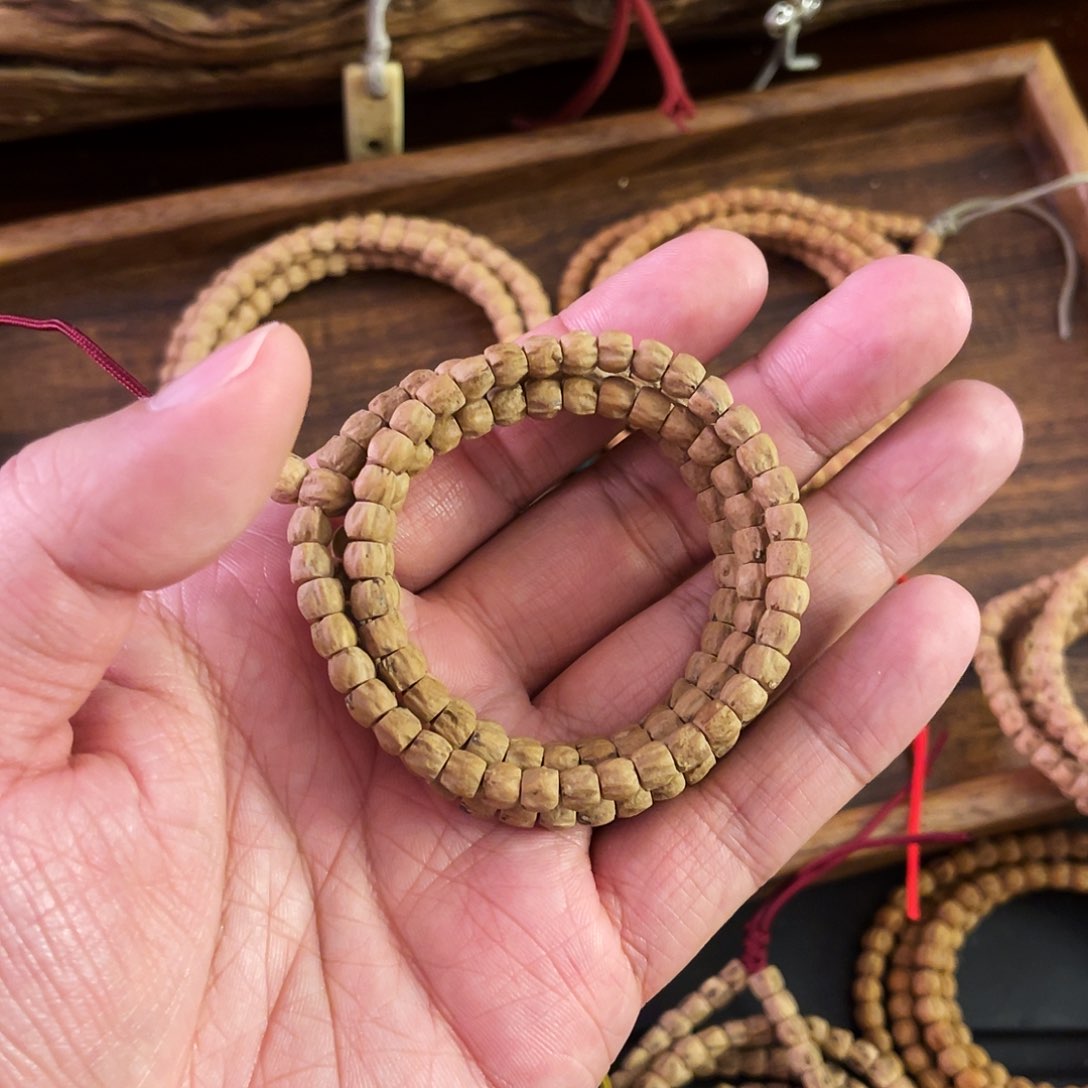 柏香籽/百香籽吊坠.*月