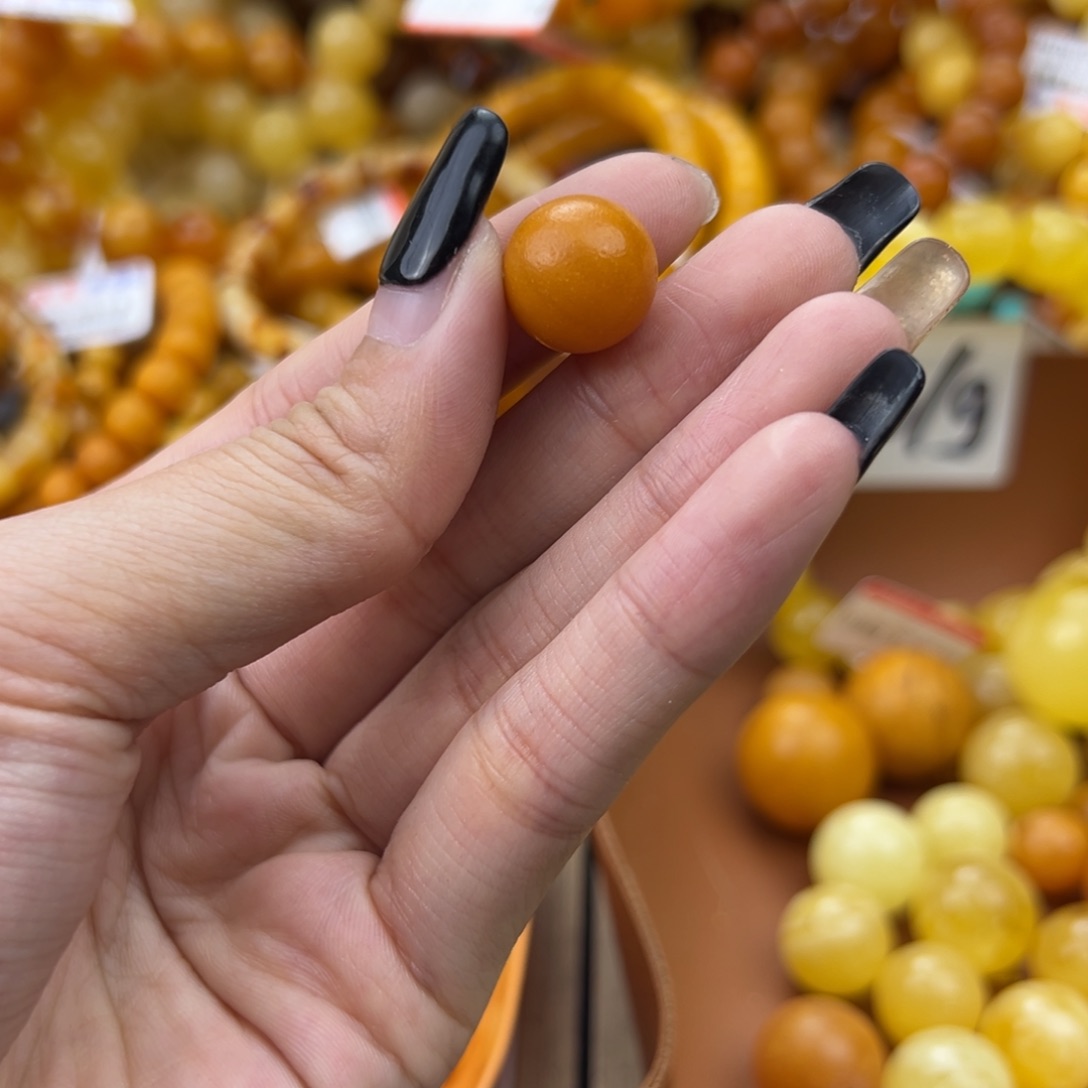 琥珀珠宝奇石未镶嵌