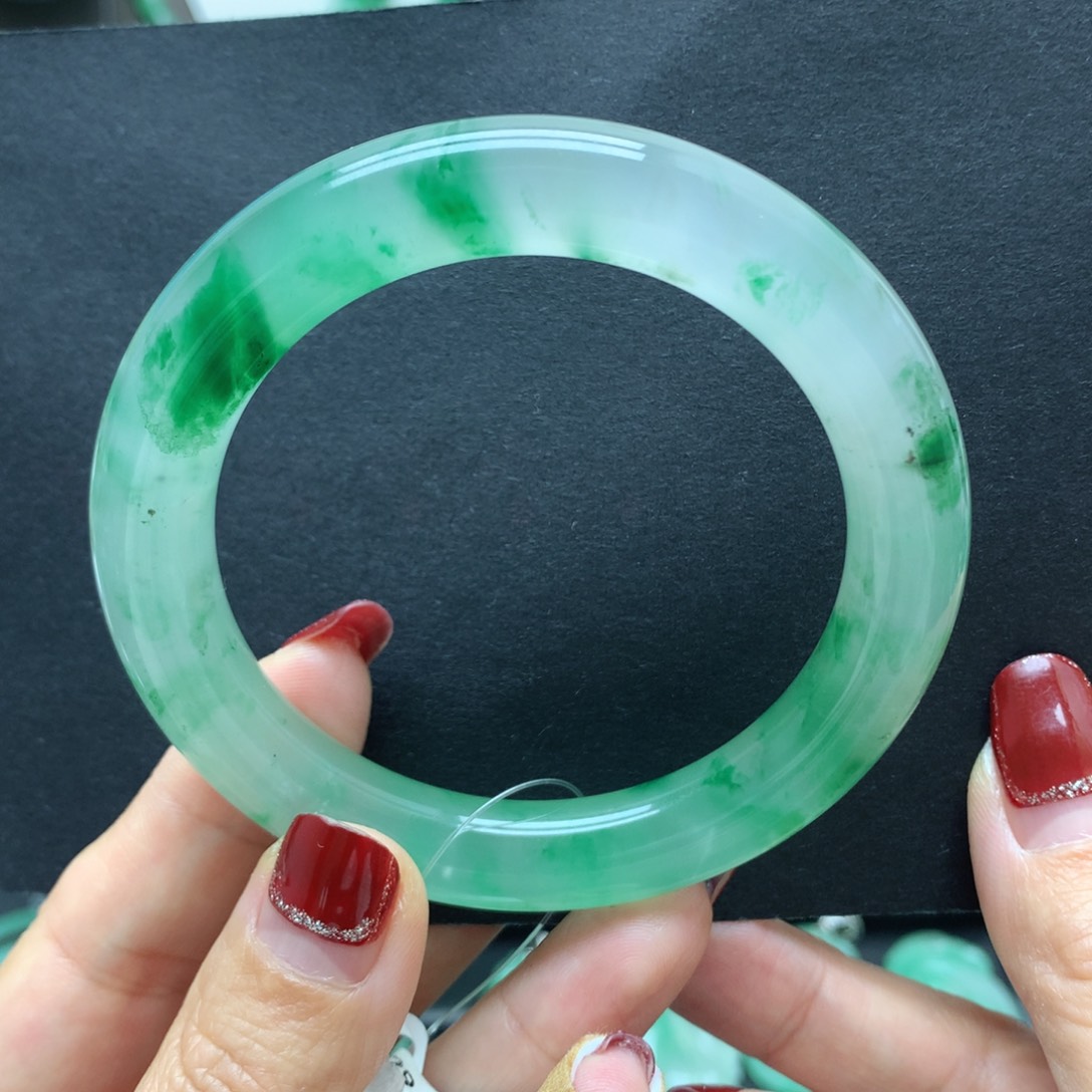 石英质玉手镯未镶嵌赵****e