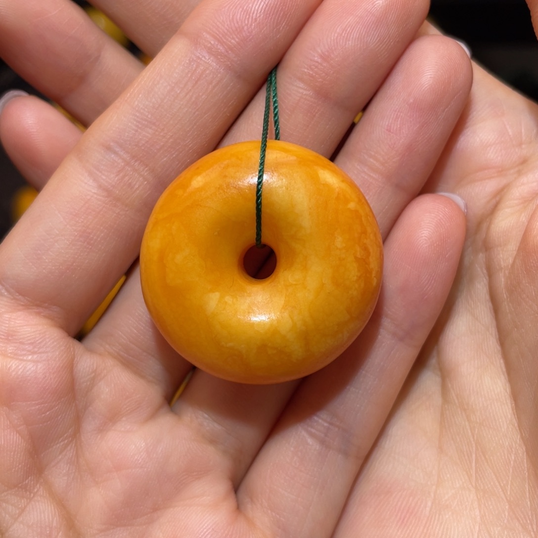【闪购商品】琥珀裸石未镶嵌扣子