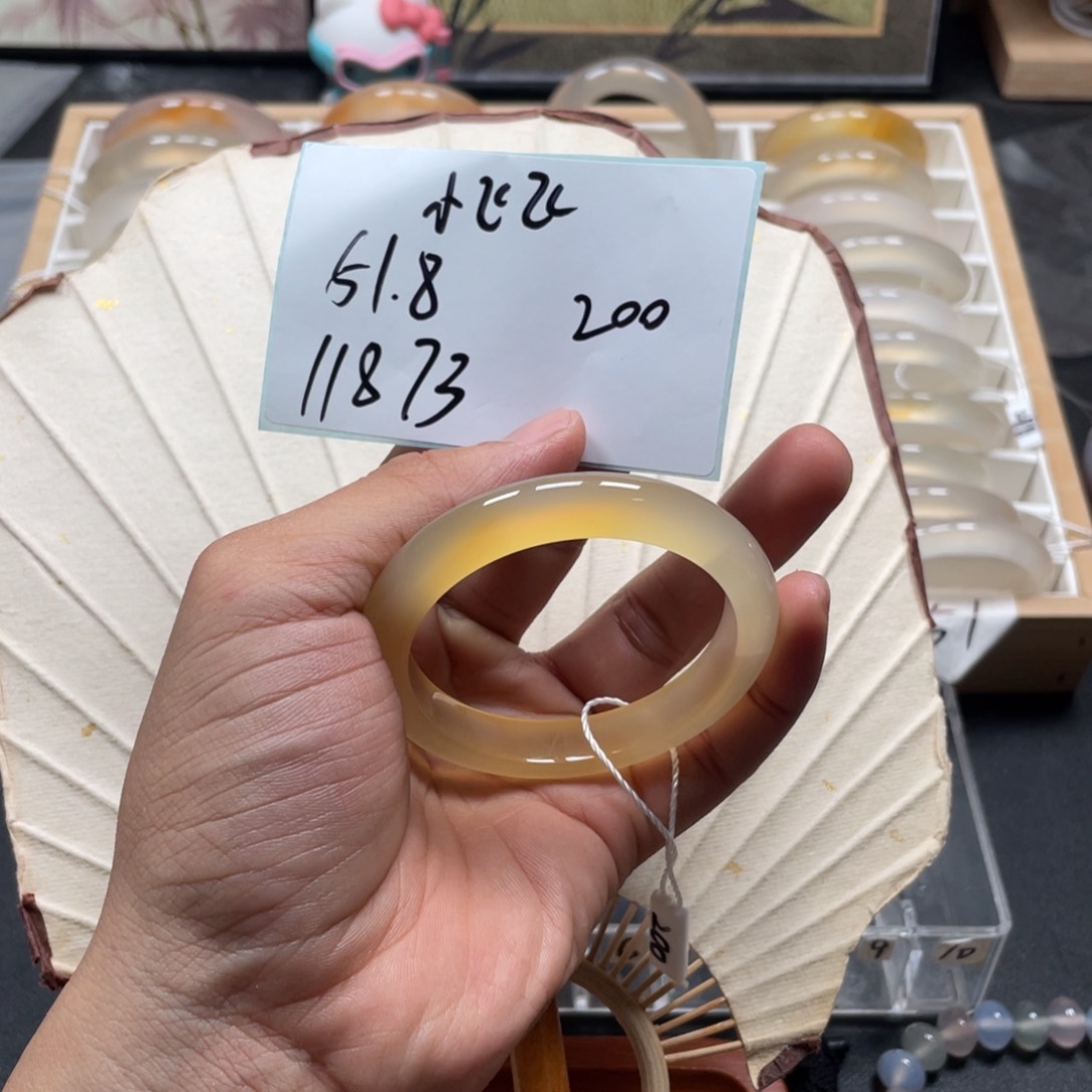 小***飞玛瑙/玉髓手镯合金11873