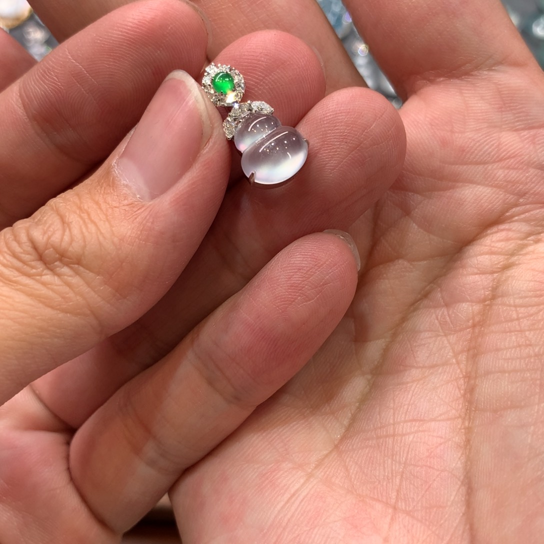 翡翠颈饰18K金镶嵌吊坠