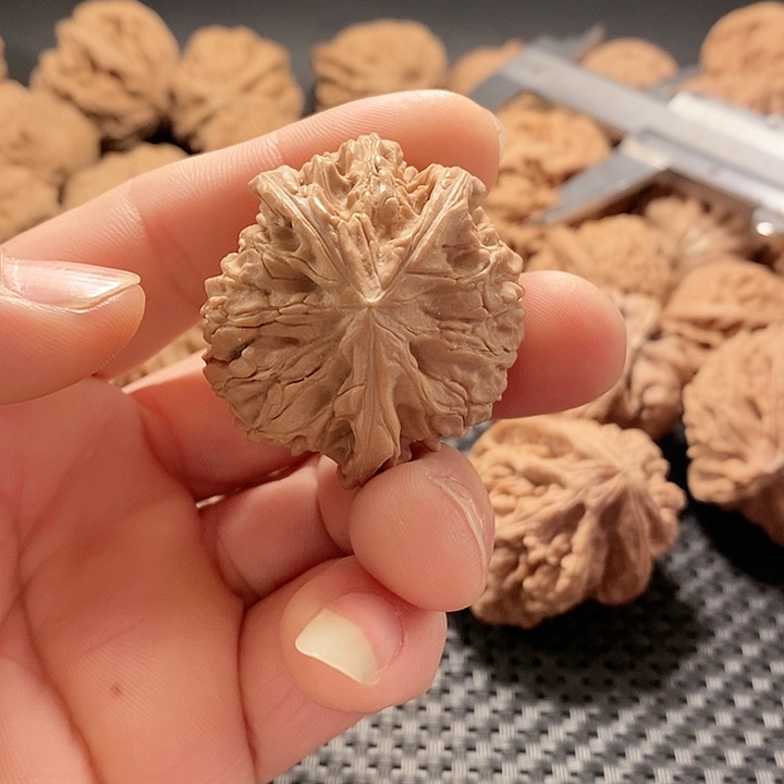 把件文玩核桃御龙粗筋三棱人字