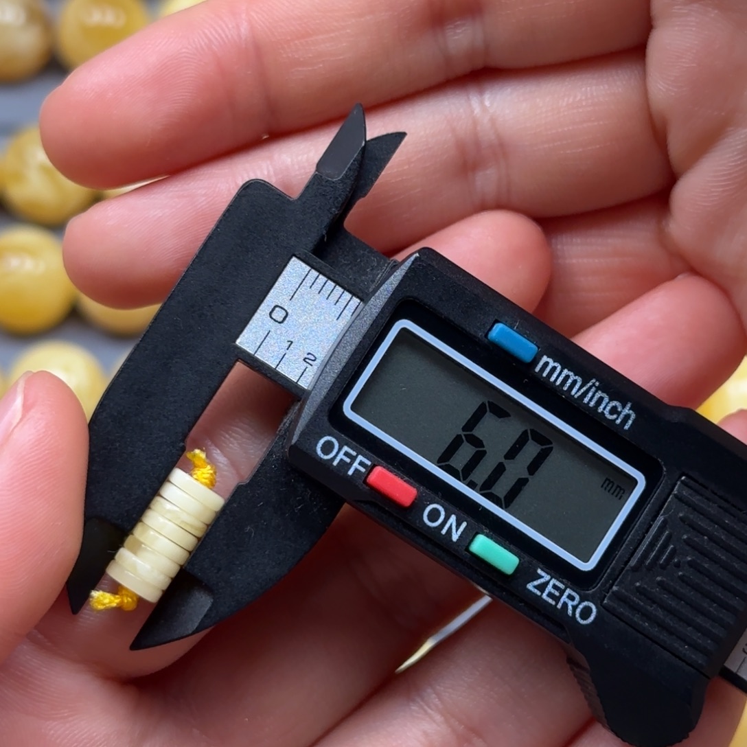 琥珀未镶嵌裸石精工蜜蜡隔片
