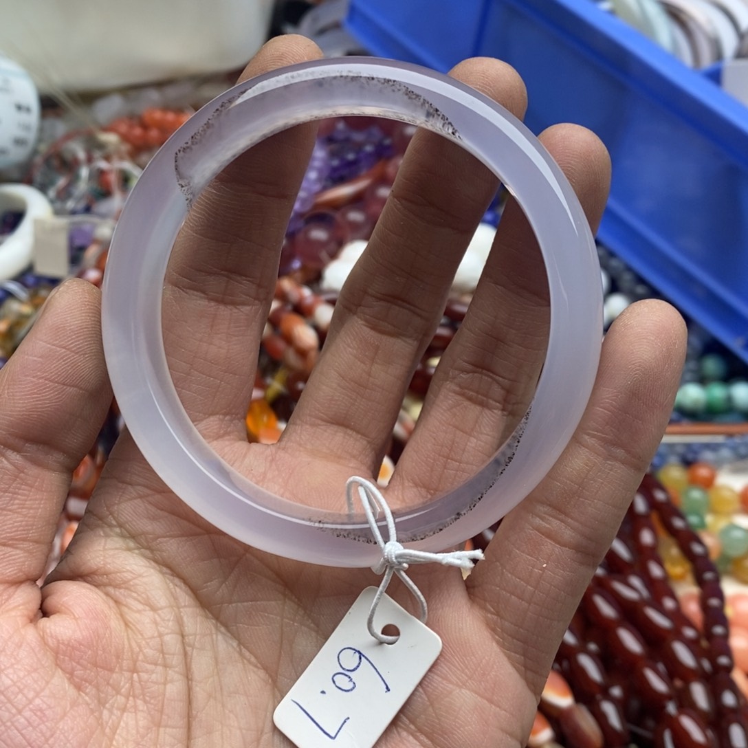 用***1玛瑙/玉髓未镶嵌珠宝半成品一个玛瑙镯子B149