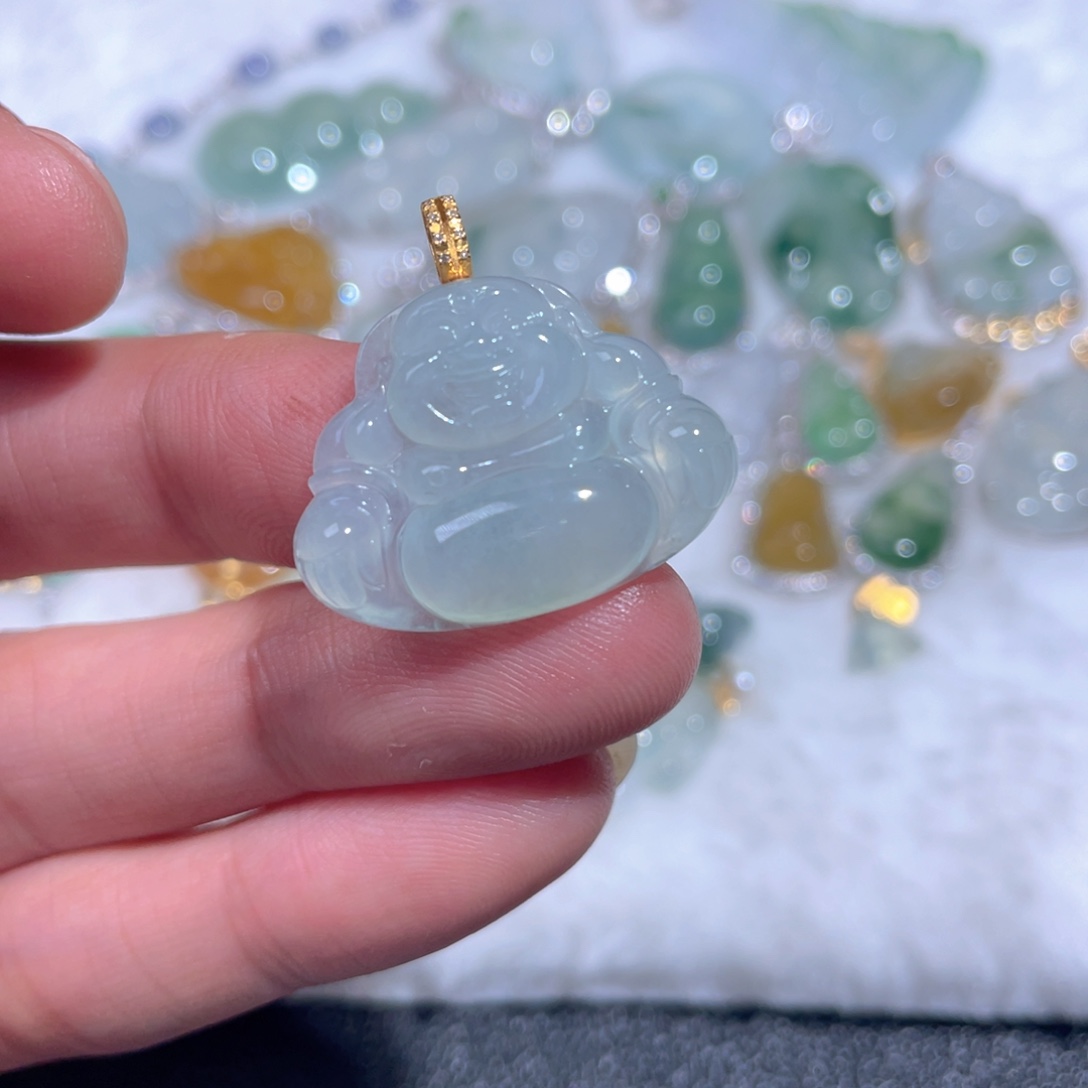 翡翠18K金镶嵌颈饰翡翠