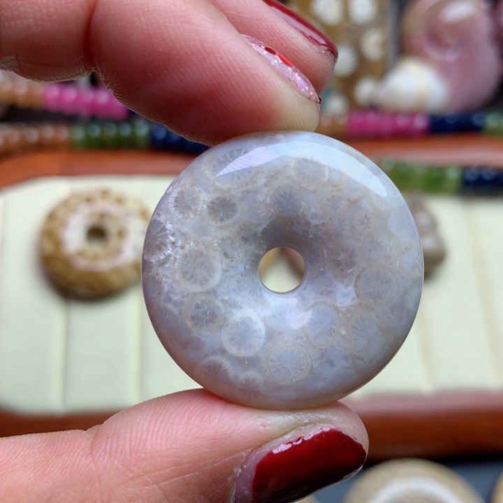 硅化珊瑚（珊瑚玉）颈饰未镶嵌