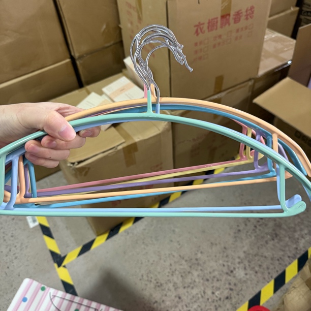 a4374彩色衣架加厚加宽7个