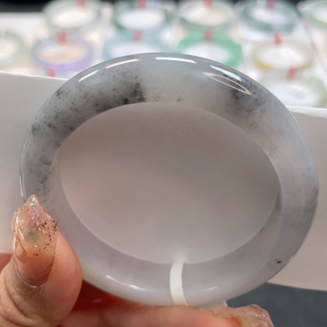 【闪购商品】翡翠手镯未镶嵌51白底泼墨画万内漏30号