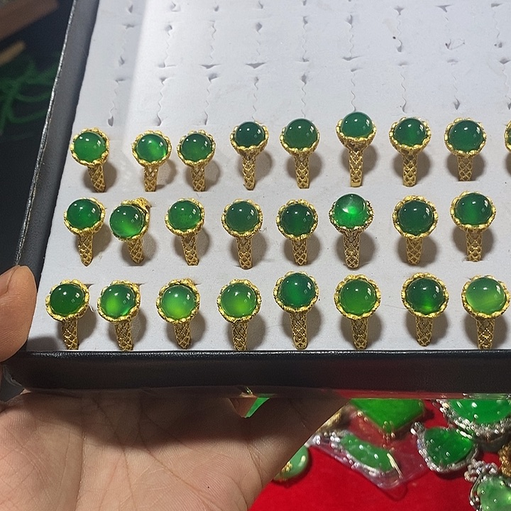 翡翠颈饰未镶嵌价格