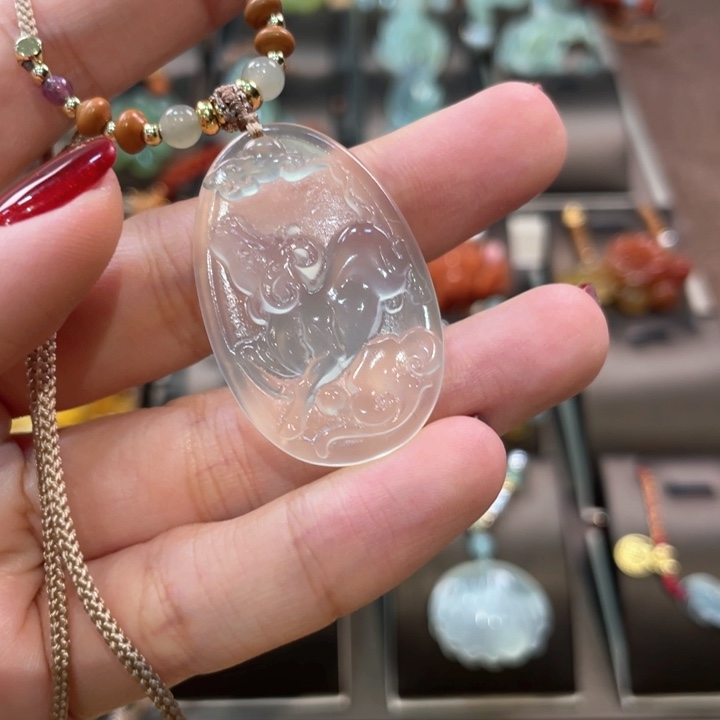 蛇纹石玉颈饰未镶嵌