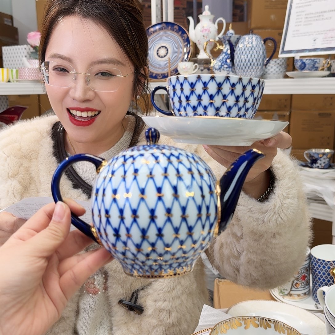 临***风骨瓷一壶➕2杯碟顺丰