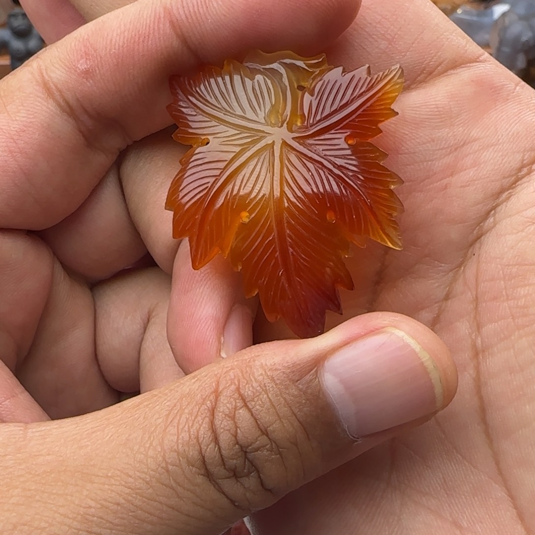 Y***你玛瑙/玉髓未镶嵌颈饰