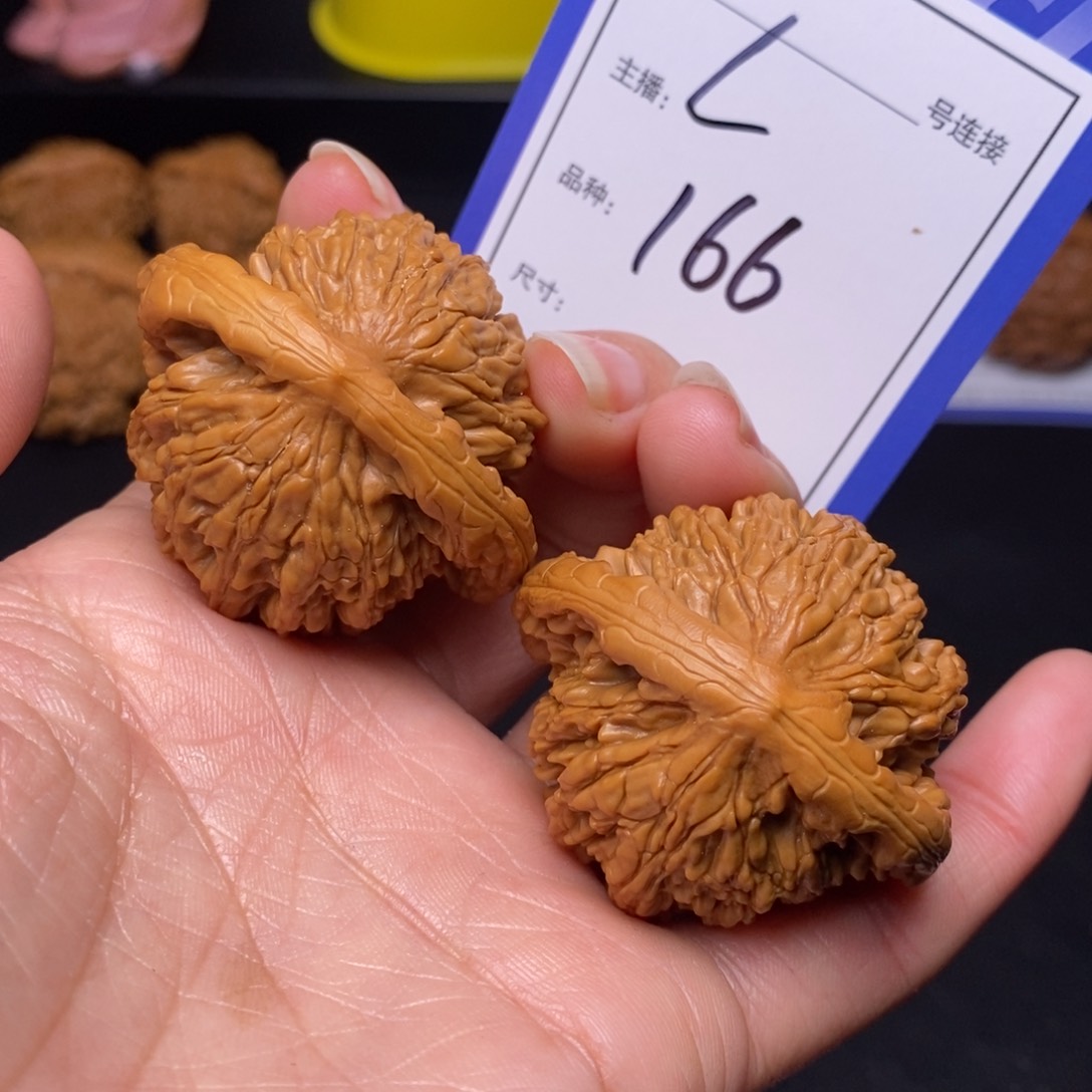 文玩核桃把件43虎头166