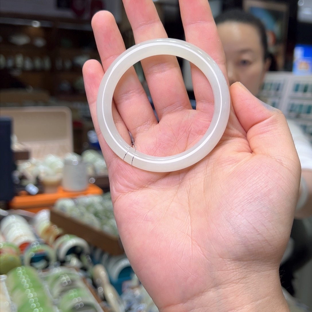 【闪购商品】未镶嵌手镯和田玉55