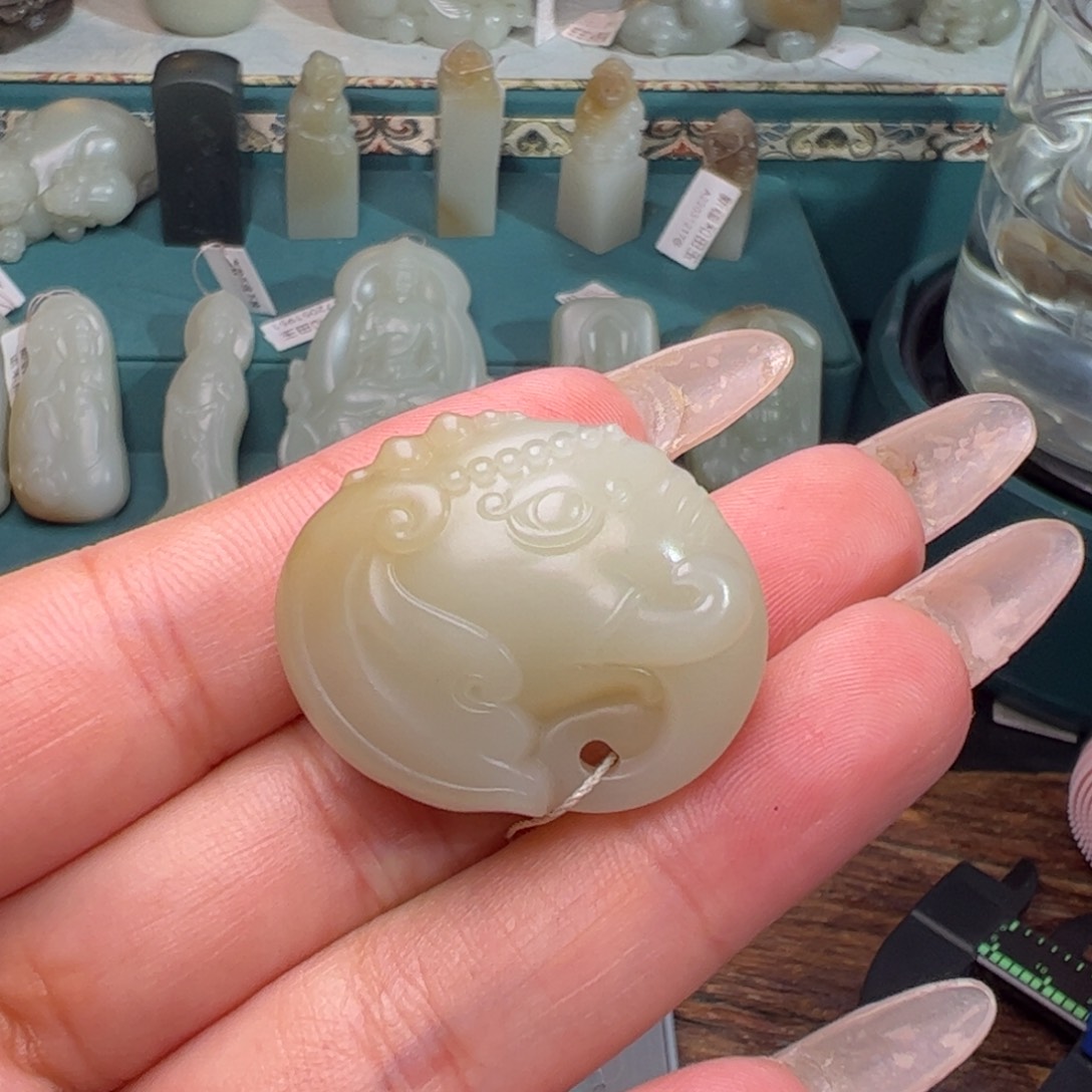 和田玉（糖玉）未镶嵌颈饰