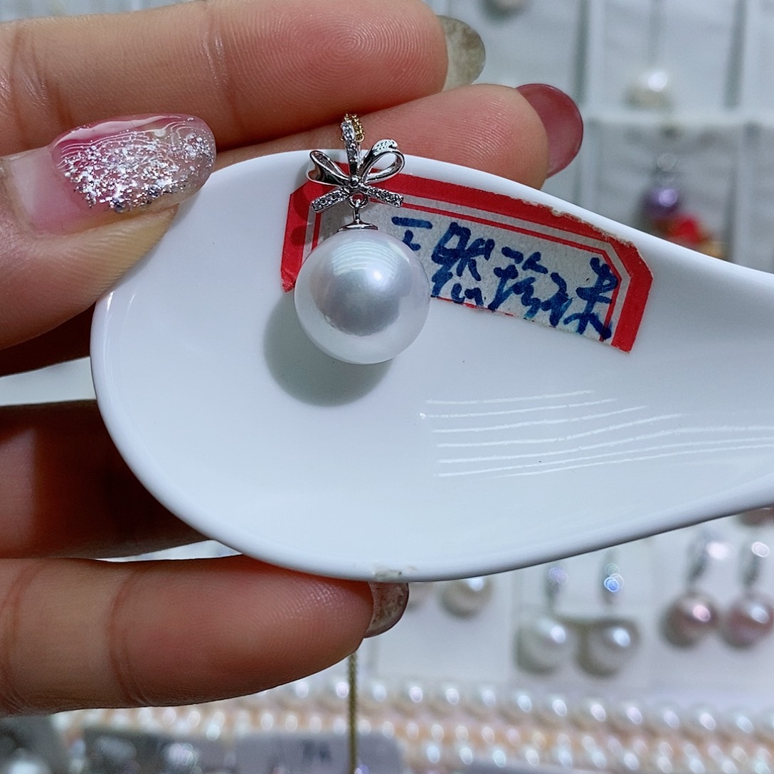 银S925镶嵌淡水珍珠吊坠