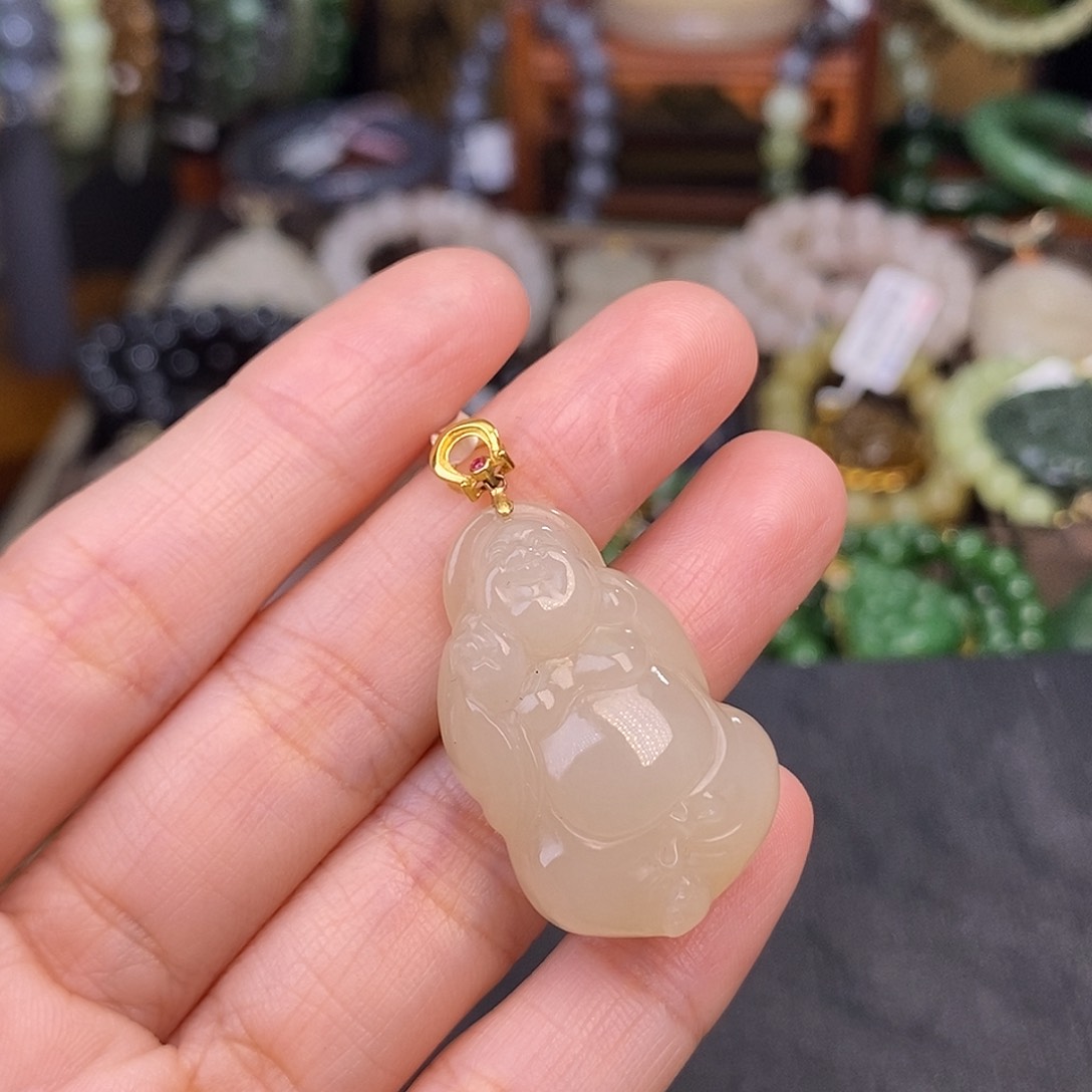 和田玉未镶嵌熟藕粉18.K金逍遥佛清货价