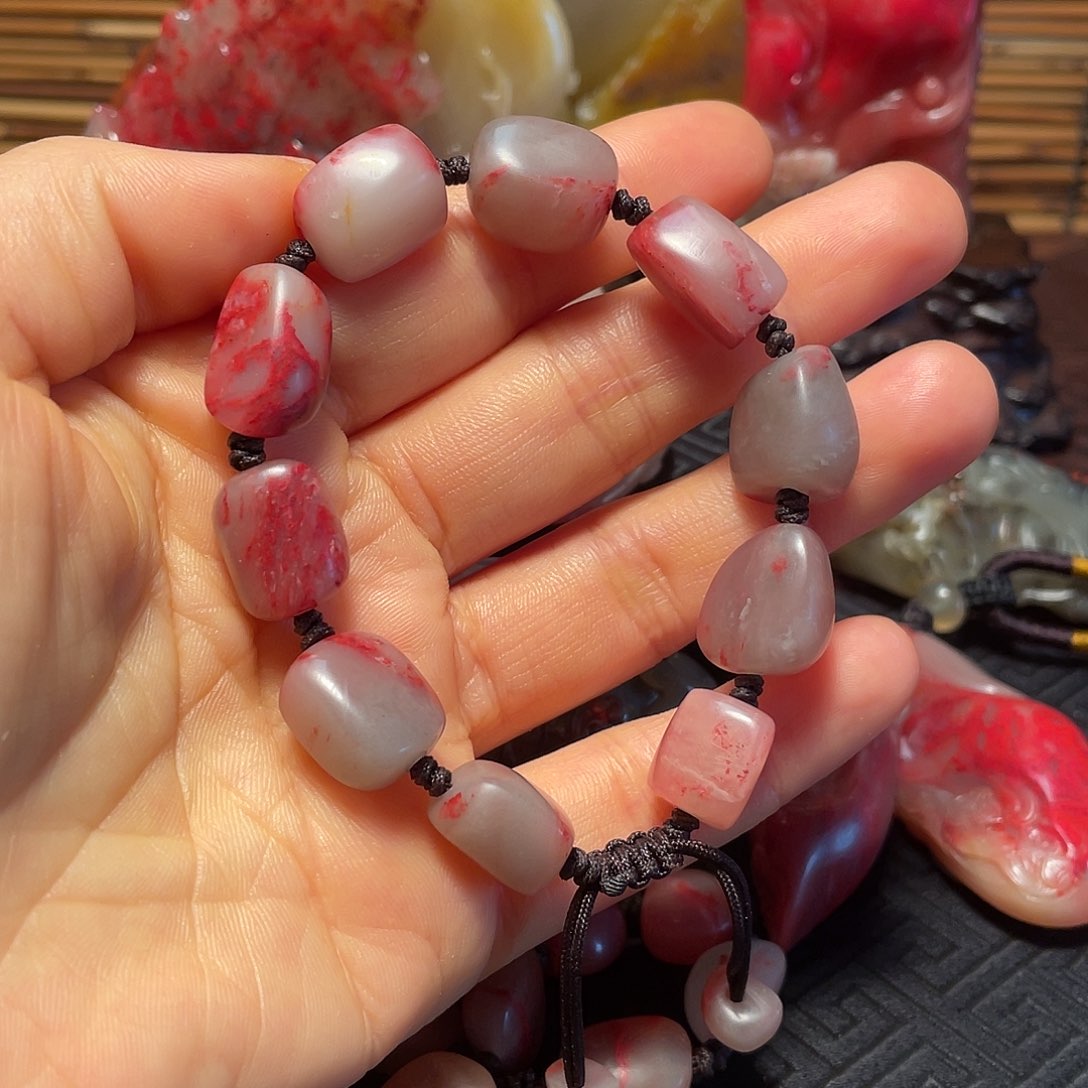 巴林鸡血石鸡血石手串