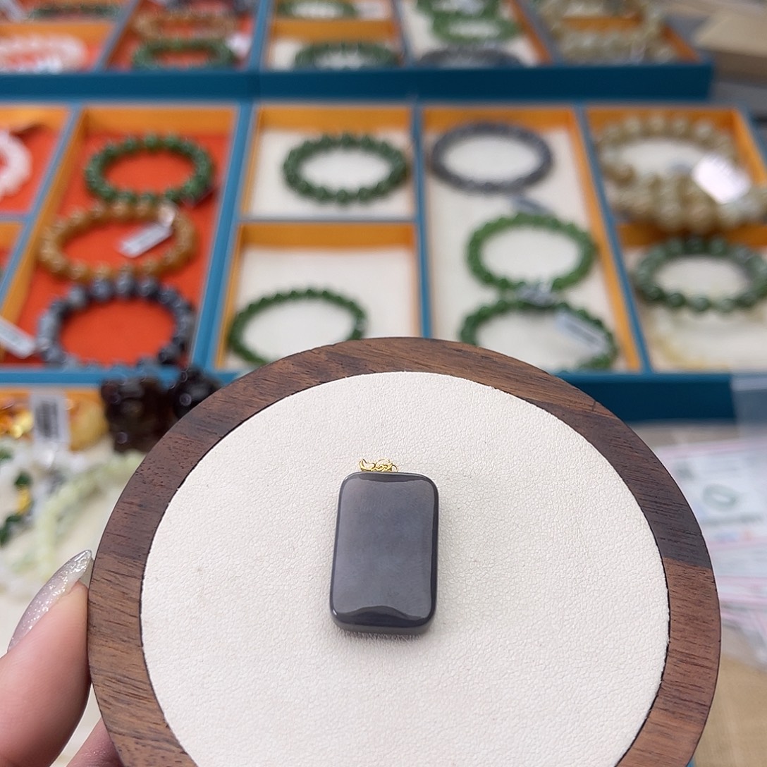 和田玉18K金镶嵌吊坠(不含链)Z20