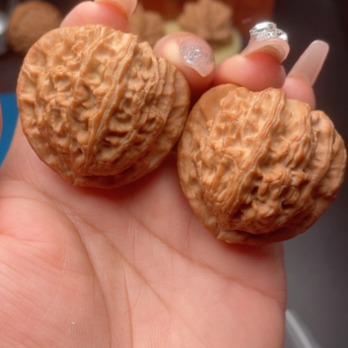 【闪购商品】猴头核桃吊坠三角白41尺