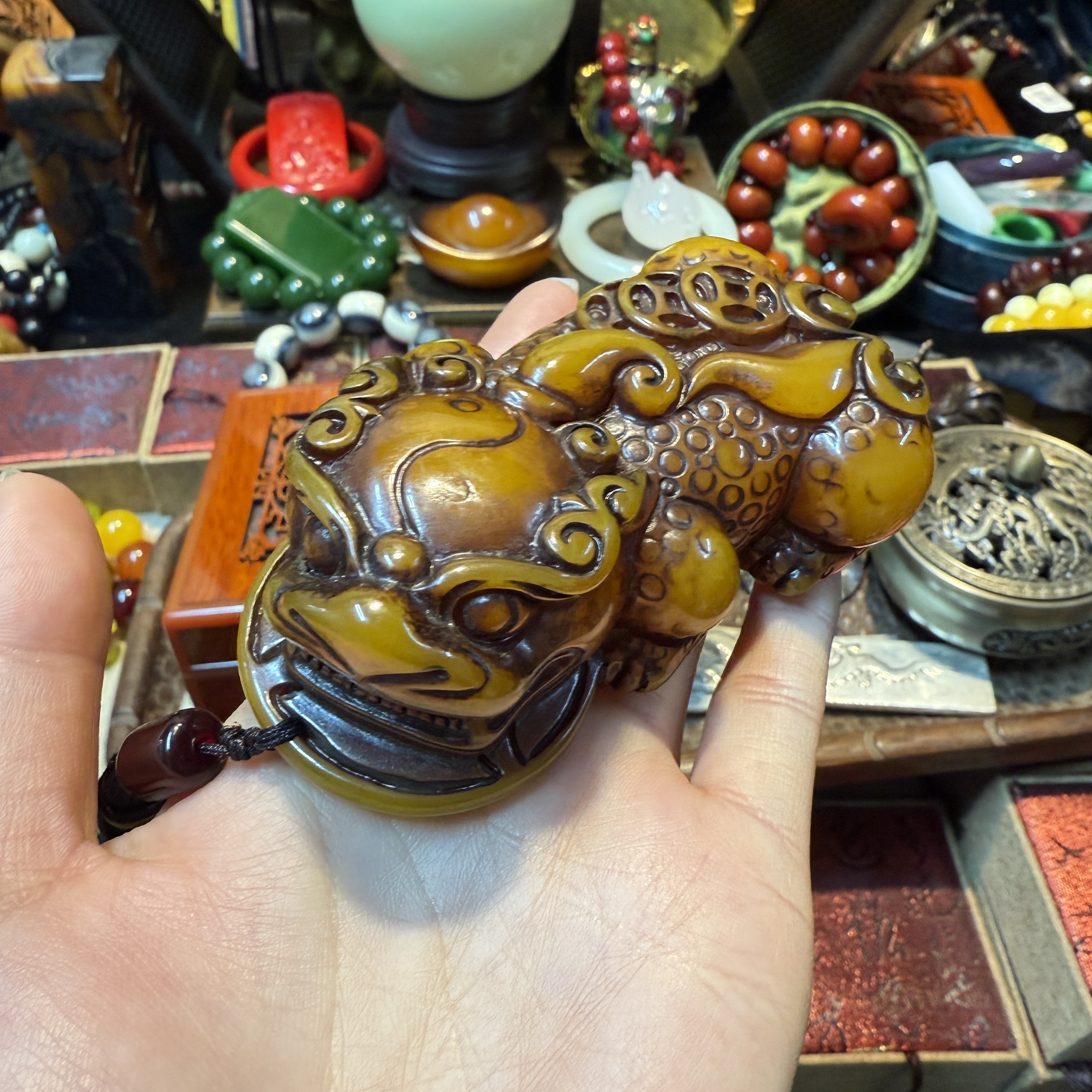 【闪购链接】蜜蜡貔貅手把件