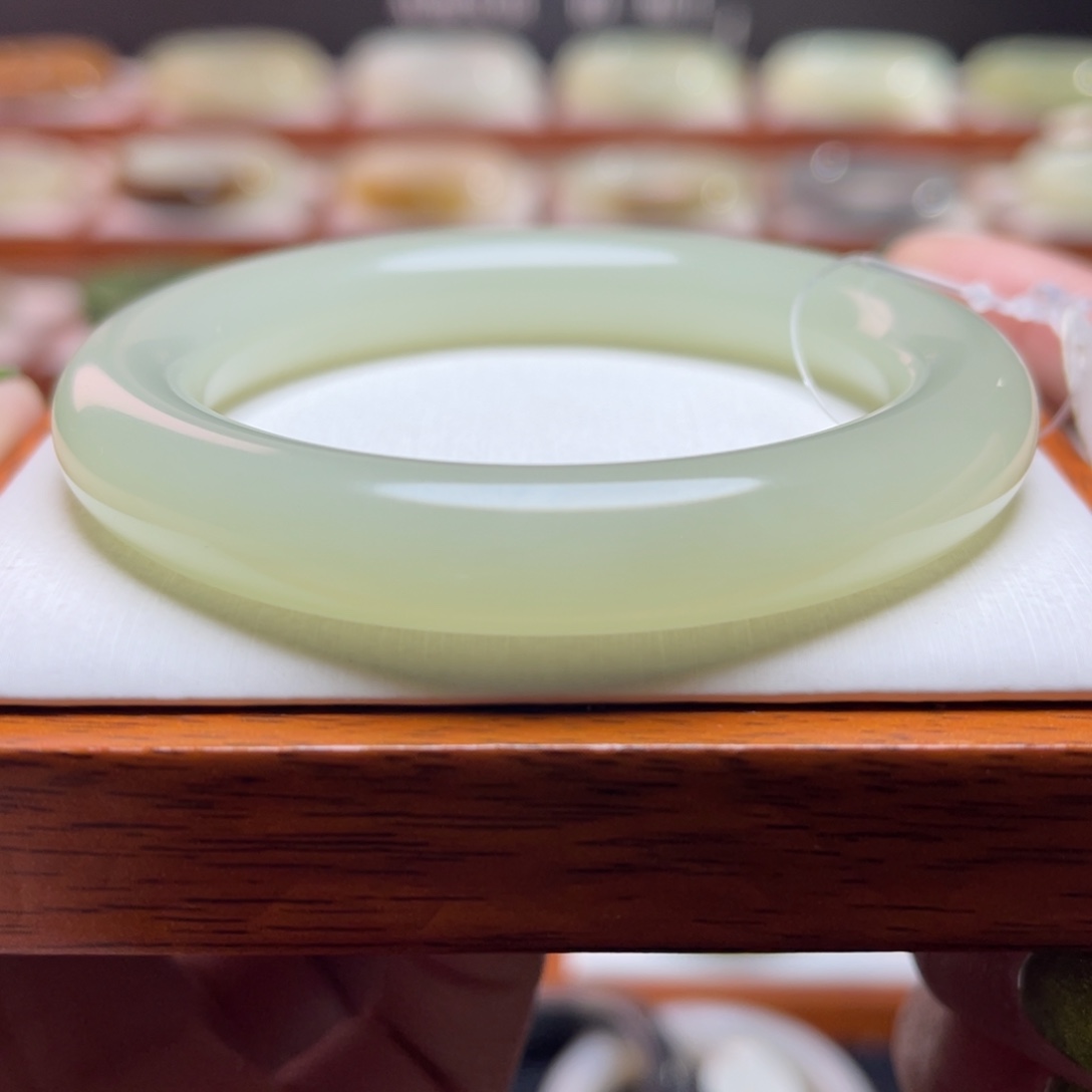 【闪购商品】和田玉手镯未镶嵌