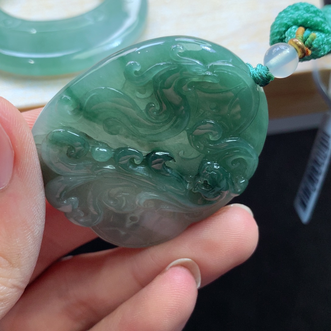 颈饰未镶嵌翡翠吊坠