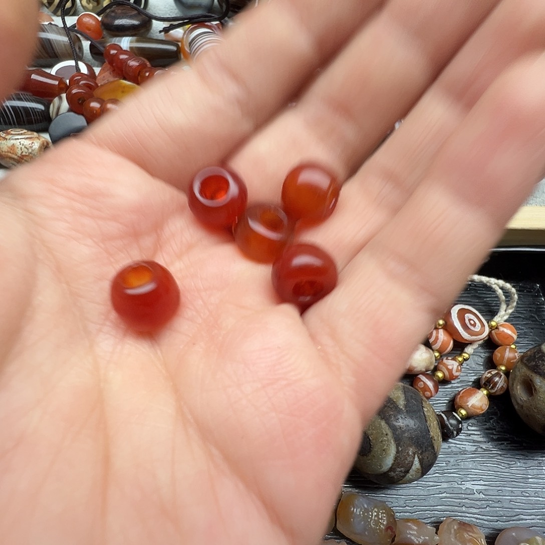 用***哥玛瑙/玉髓未镶嵌珠宝半成品