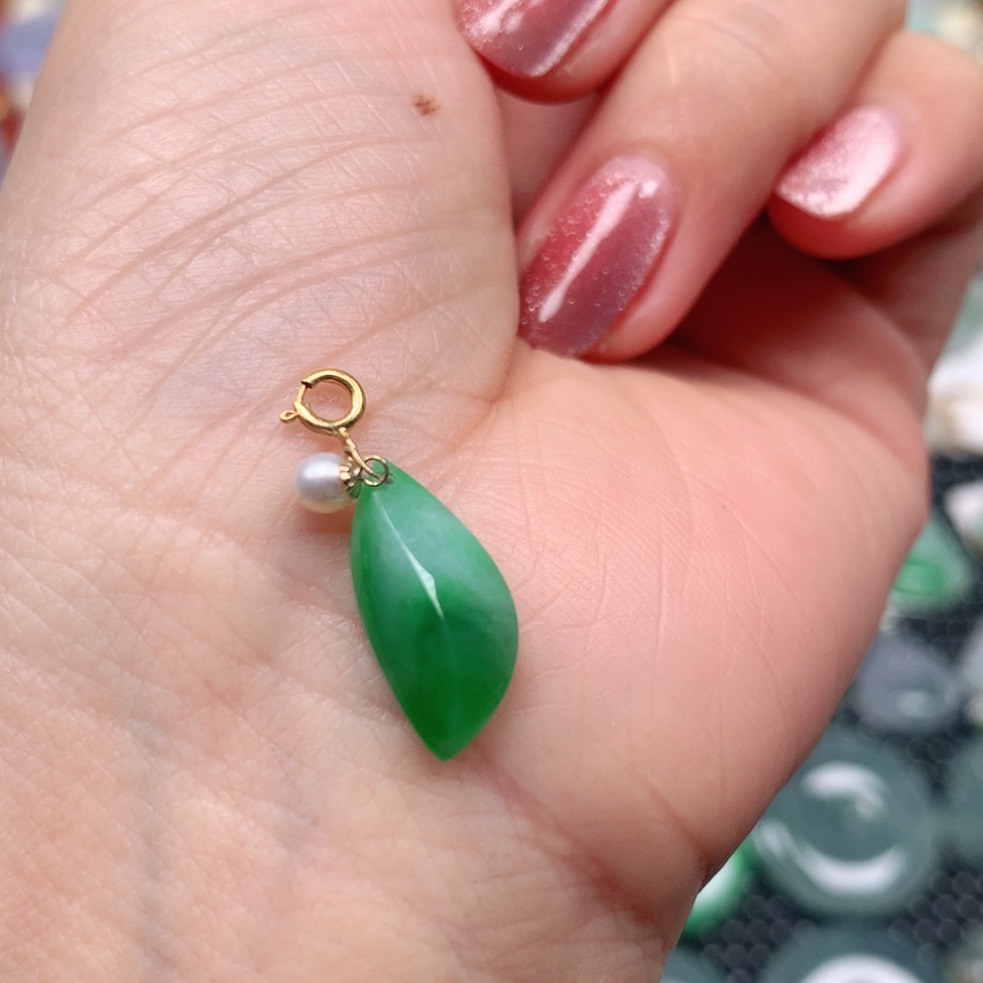 【闪购商品】翡翠吊坠(不含链)18K金镶嵌