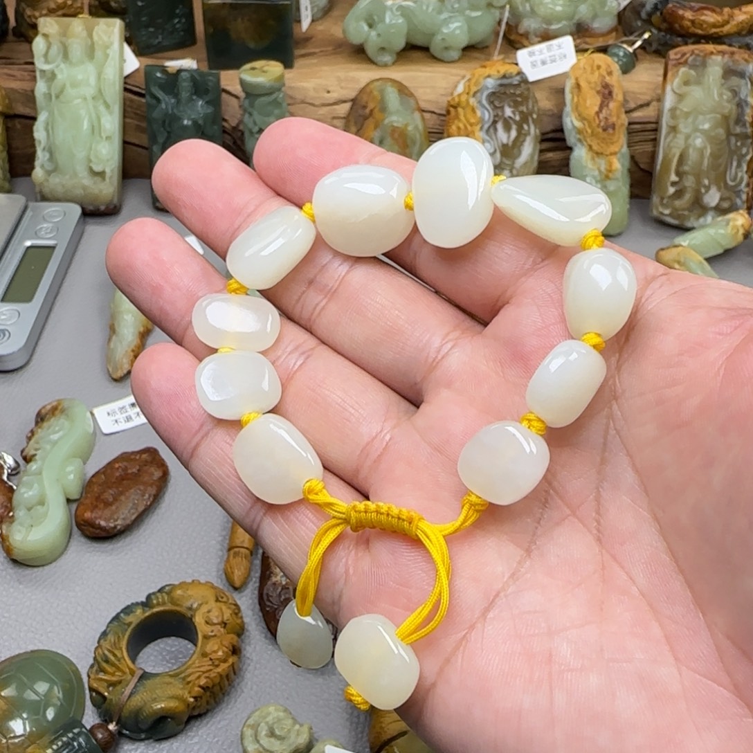 和田玉未镶嵌珠宝奇石