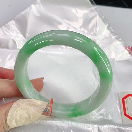 翡翠手镯未镶嵌天然翡翠A货132