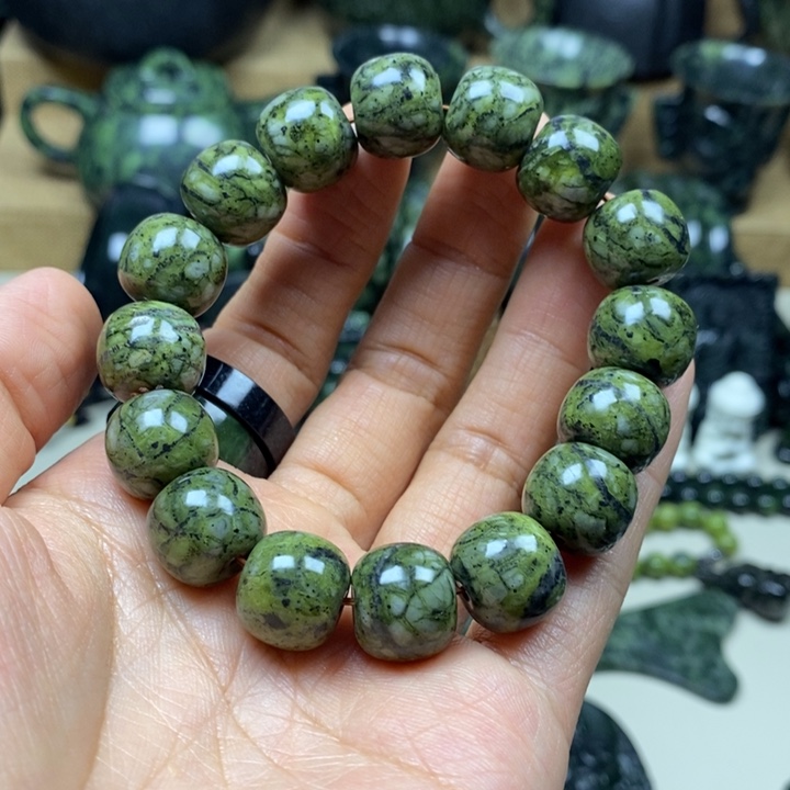 峨***)蛇纹石玉未镶嵌项链蛇纹卡14老型