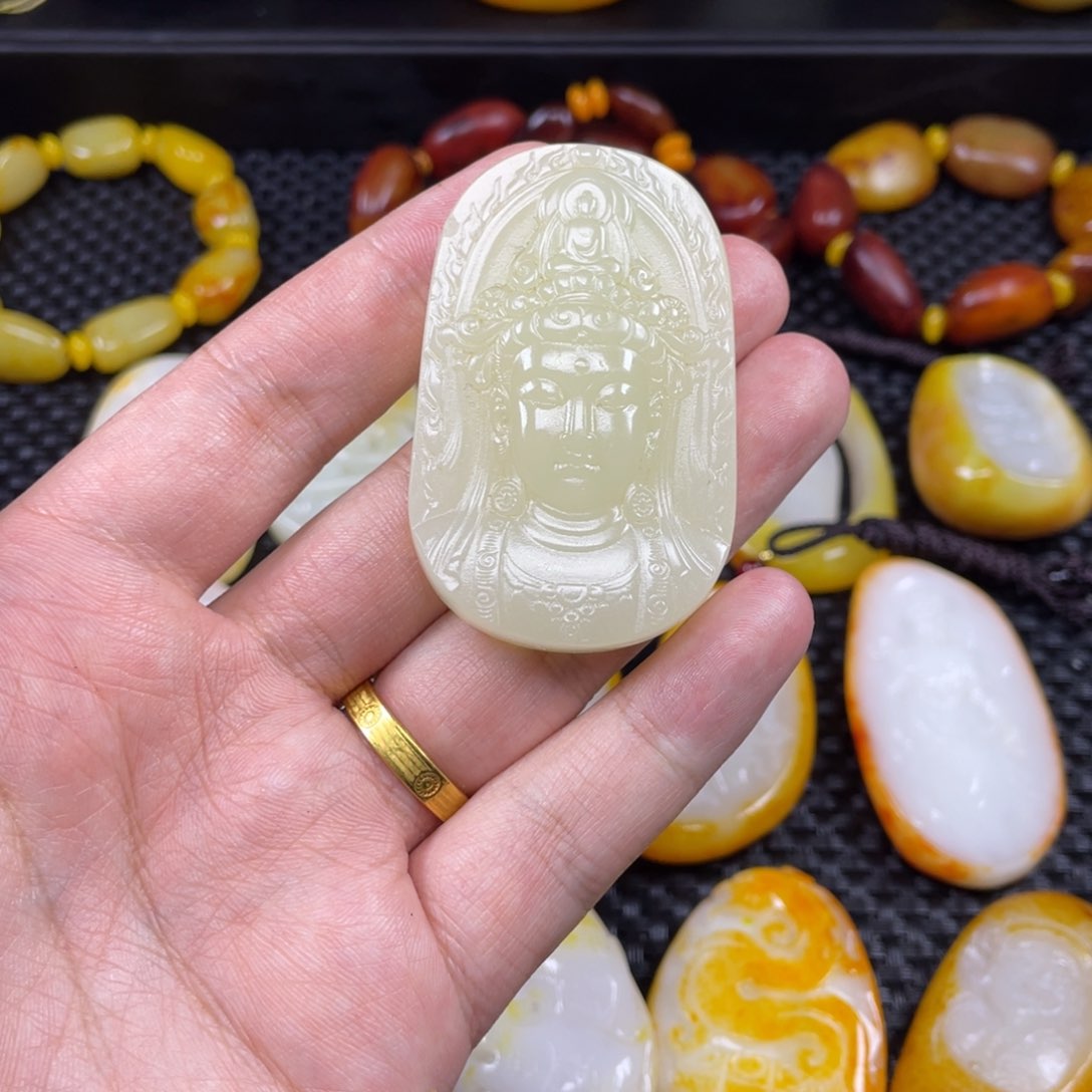 颈饰未镶嵌和田玉