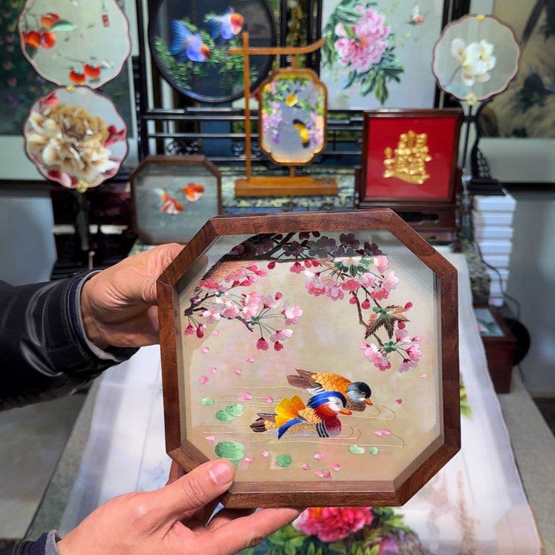 刺绣刺绣工艺精湛