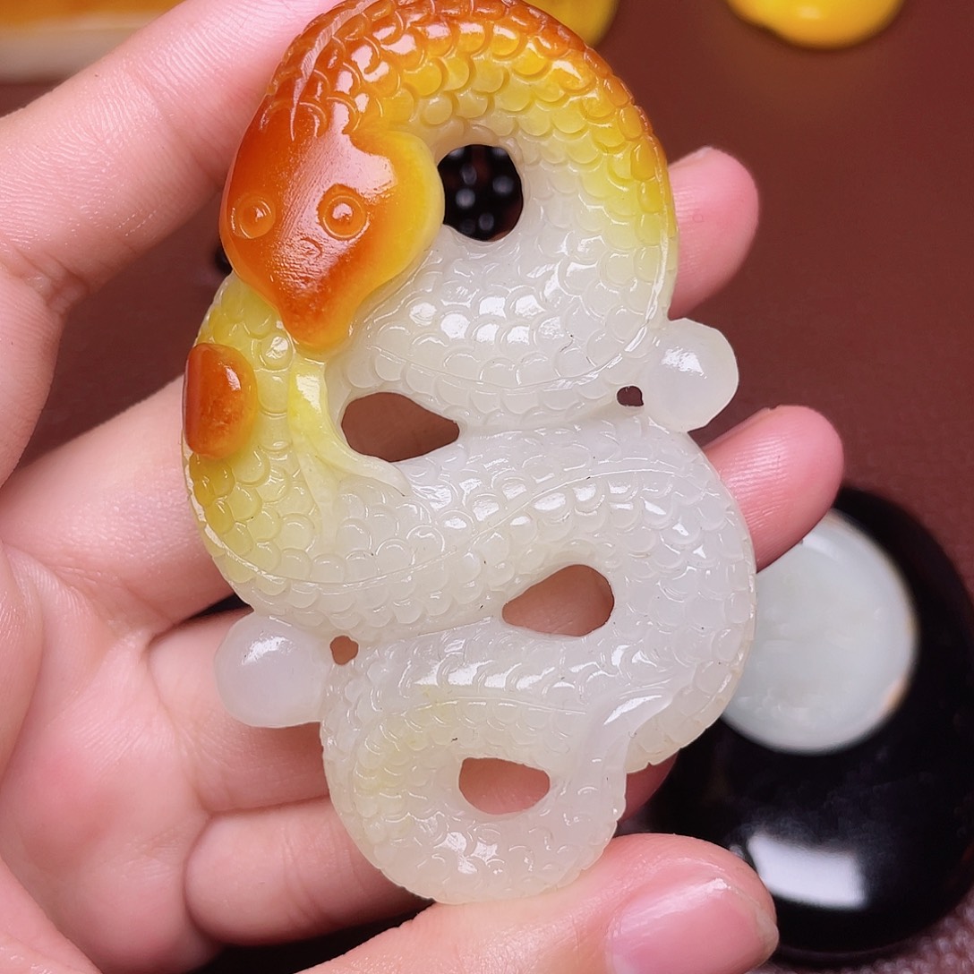 和田玉颈饰未镶嵌猴*